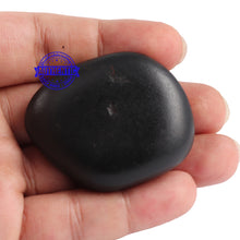 Load image into Gallery viewer, Santan Gopal Shaligram - 83