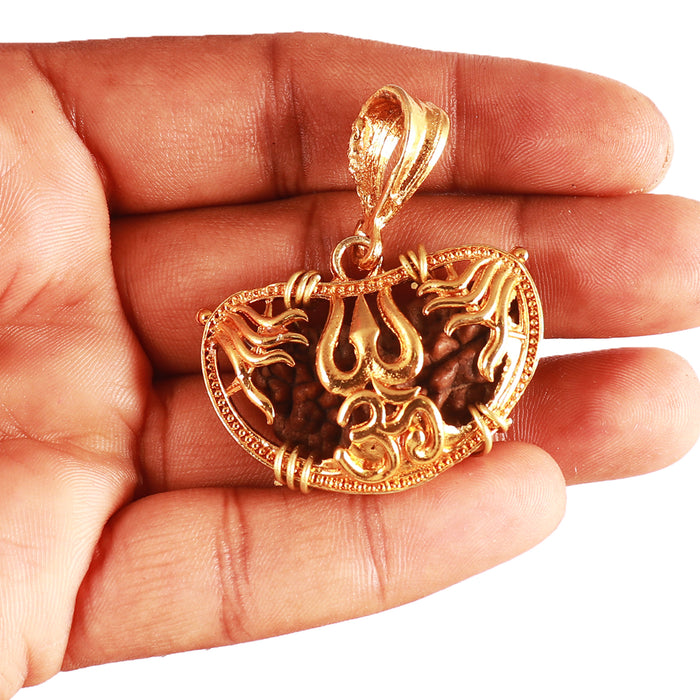 1 Mukhi half moon shaped from India - Bead No. 287