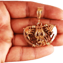 Load image into Gallery viewer, 1 Mukhi half moon shaped from India - Bead No. 289
