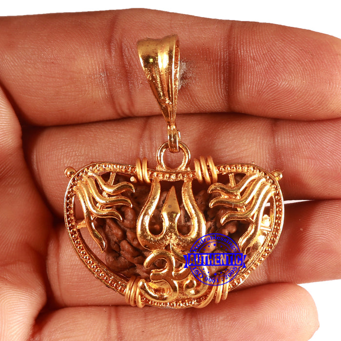 1 Mukhi half moon shaped from India - Bead No. 329