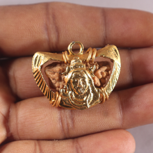 Load image into Gallery viewer, 1 Mukhi half moon shaped from India - Bead No. 354
