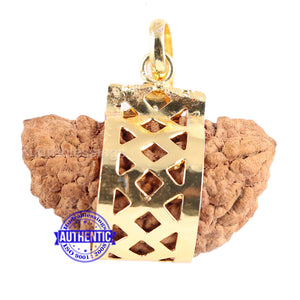 1 Mukhi half moon shaped from India - Bead No. 160